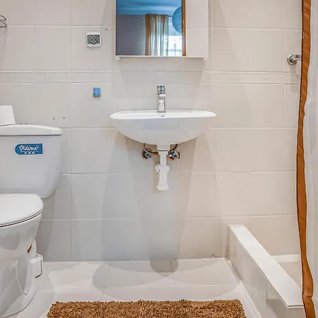 12 Bedroom Stunning Home In Debina
