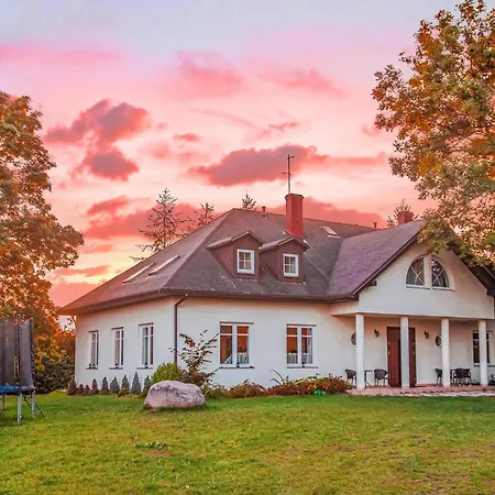 12 Bedroom Stunning Home In Debina